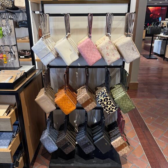 Coach Corner Zip Wristlet In Signature Canvas CAQ75 DUSTY PINK - Picture 5 of 5